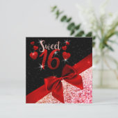Black and Red Glittery Sweet 16 Invite Kaart (Staand voorkant)
