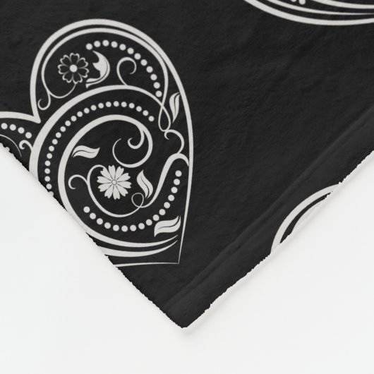 Black and Silver Filigree Hearts Fleece Deken (Hoek)