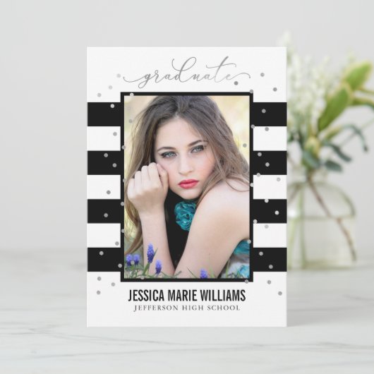 Black and Silver Foil Graduation Aankondigingen (Staand voorkant)