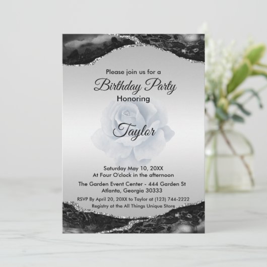 Black and Silver Verjaardag uitnodiging (Staand voorkant)