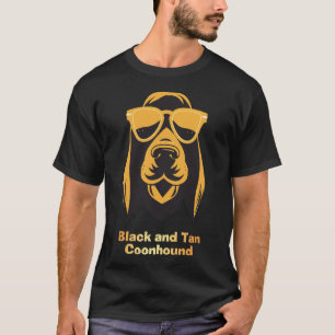 Black and Tan Coonhound in oranje zonnebril T-shirt