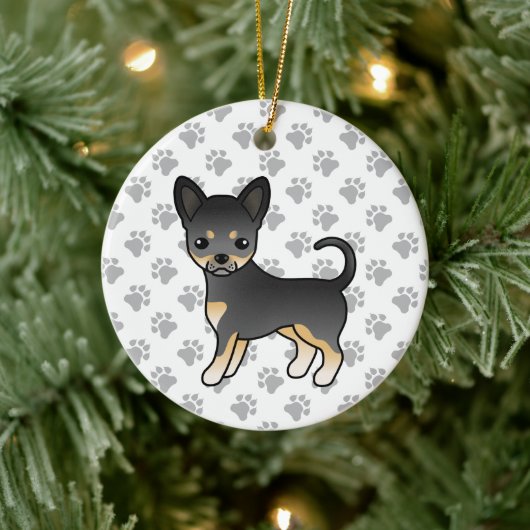 Black and Tan Smooth Coat Chihuahua Dog & Paws Keramisch Ornament (Boom)
