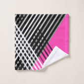 Black and white and gray intertwined stripes on a  bad handdoek (Wasdoekje)