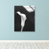 Black and White Calla Lily Canvas Afdruk (Insitu (Houten vloer))