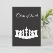 Black and White Chess Graduation Party Uitnodiging (Staand voorkant)