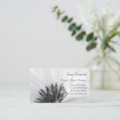 Black and White Daisy Floral Designer Visitekaartje (Staand voorkant)