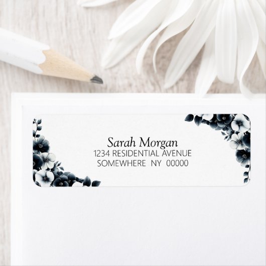 Black and White Floral Etiket (Insitu)