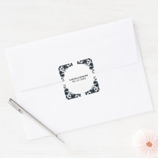 Black and White Floral Wedding Envelope Seal Vierkante Sticker (Envelop)