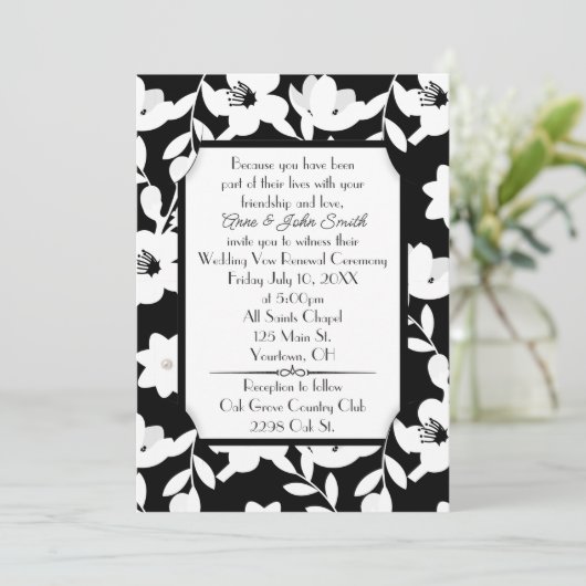 Black and White Flower Vow Renewal Wedding Kaart (Staand voorkant)