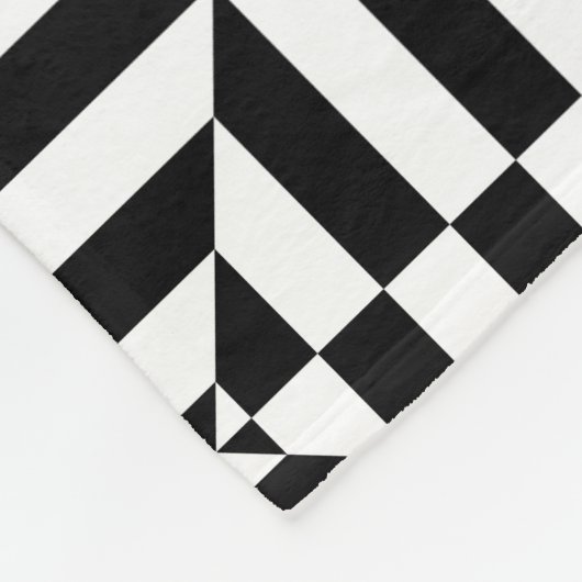 Black and white geometrical pattern fleece deken (Hoek)