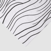 Black and White Hand-Drawn Wavy Line Pattern Tissuepapier (Detail)