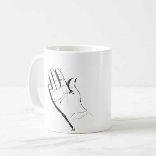 black and white hand on coffee mug koffiemok (Voorkant links)