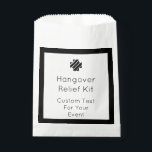 Black and White Hangover Relief Kit Favor Bags Bedankzakje<br><div class="desc">Eenvoudig,  chic en leuk zwart en wit aanpasbare Hangover Relief Kit gunt tassen om al het goede goeds voor je harde vrienden te bieden</div>