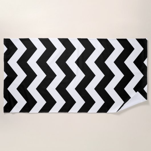 Black and White Large Chevron Pattern Strandlaken (Voorkant)