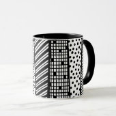 Black and white - modern pattern mok (Voorkant rechts)