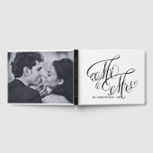 Black and White Mr. en Mrs Elegant Script Wedding Gastenboek (Volledig)