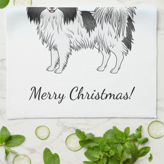 Black and White Papillon Cute Dog in Winter Forest Theedoek (Gevouwen)