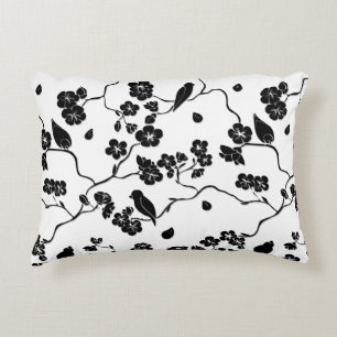 Black and White Pattern Birds on Cherry Blossoms Accent Kussen