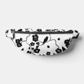 Black and White Pattern Birds on Cherry Blossoms Heuptasje (Liggend)