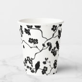 Black and White Pattern Birds on Cherry Blossoms Papieren Bekers (Voorkant)