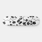 Black and White Pattern Birds on Cherry Blossoms Persoonlijk Skateboard (Horizontaal)