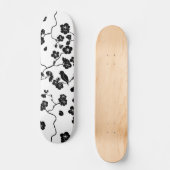 Black and White Pattern Birds on Cherry Blossoms Persoonlijk Skateboard (Voorkant)