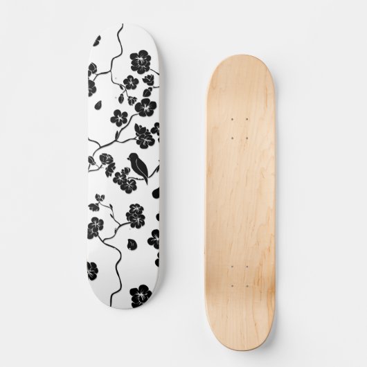 Black and White Pattern Birds on Cherry Blossoms Persoonlijk Skateboard (Voorkant)