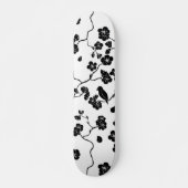 Black and White Pattern Birds on Cherry Blossoms Persoonlijk Skateboard (Voorkant)