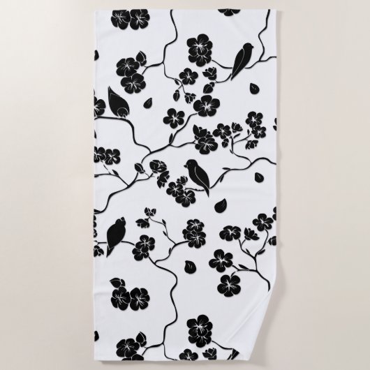 Black and White Pattern Birds on Cherry Blossoms Strandlaken (Voorkant)