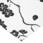 Black and White Pattern Birds on Cherry Blossoms Tafelkleed (Gekanteld)