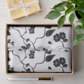 Black and White Pattern Birds on Cherry Blossoms Tissuepapier (Geschenk)