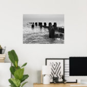 Black and white photography – “Seaside breakers” Poster (Thuiskantoor)