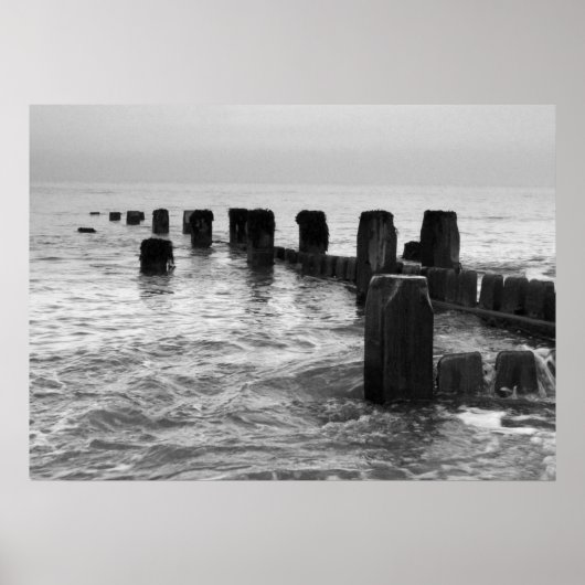 Black and white photography – “Seaside breakers” Poster (Voorkant)
