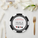Black and White Poker Chip Las Vegas Wedding Papieren Bordje<br><div class="desc">Daag je gasten af door hun eten te serveren op deze zwarte en witte pokerchip Las Vegas,  de papieren borden. Deze zijn perfect voor een casino-nachtrepetitie diner of voor het serveren van dessert bij de receptie.</div>