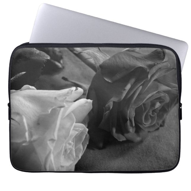 Black and White Rose, B&W Foto Laptop Sleeve (Voorkant)