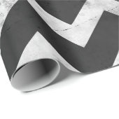 Black and white Rustic Chevron pattern Cadeaupapier (Rol Hoek)