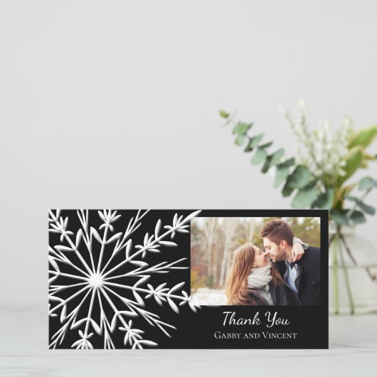 Black and White Snowflake Winter Weddenschap Bedankkaart (Staand voorkant)