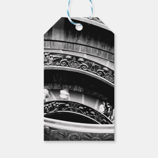 Black and White Spiral Staircase Cadeaulabel (Voorkant)