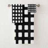 Black and White Squares Trendy Bad Handdoek (Insitu)