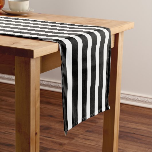 Black and White Striped Medium Tafelloper (Voorbeeld)