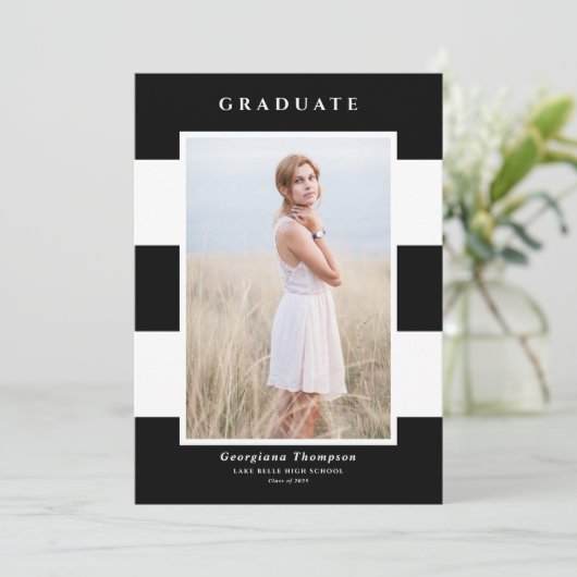 Black and White Stripes Pattern Foto Afstuderen Aankondiging (Staand voorkant)