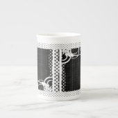 Black and White Swirl Flourish Grid Bone China Mok (Voorkant)
