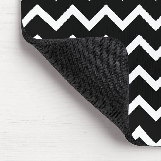 Black and White Zig Zag Pattern. Muismat (Hoek)