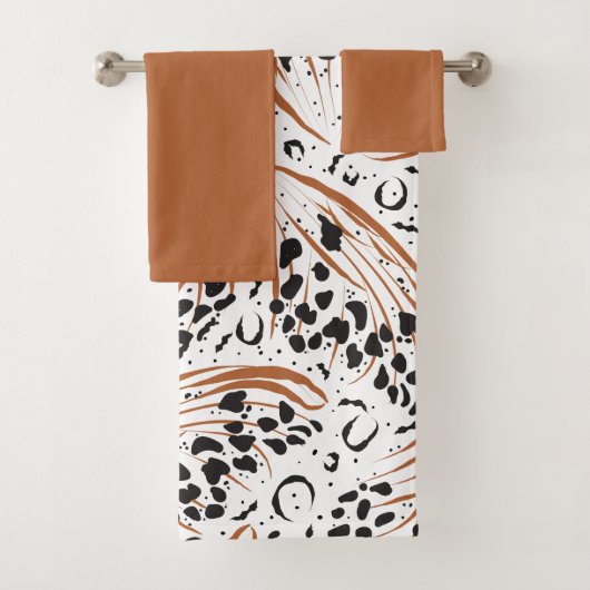 Black Animal Print Terracotta Swirl Pattern Bad Handdoek (Insitu)