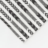 Black Arrow Herringbone Print Fleece Deken (Hoek)