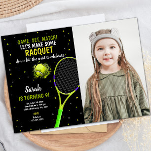 Black Background Tennis Birthday Invitation foto Kaart