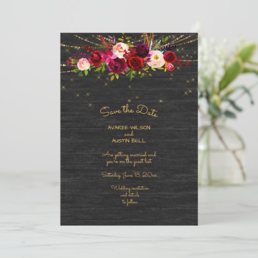 Black Barnboard String Lights Burgundy Rozen Save The Date (Staand voorkant)