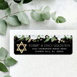 Black Bat Mitzvah Chic Gold Floral Retouradres Etiket<br><div class="desc">Wees trots, verheug en vier deze mijlpaal van je favoriete Bat Mitzvah wanneer je dit geavanceerde, gepersonaliseerde etiket van je retouradres gebruikt! Een smakelijke, verbluffende, witte en goudglitterflorale waterverf met faux Gold foil script-typografie en Star van David, evenals een witte san serif-bedekking met een dramatische zwarte achtergrond Pas de aangepaste...</div>