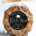 Black Bat Mitzvah Silver Script Floral Waterverf Ronde Sticker<br><div class="desc">Wees trots, blij en vier deze mijlpaal van je favoriete Bat Mitzvah wanneer je deze geavanceerde, gepersonaliseerde sticker gebruikt! Een prachtige, wonderbaarlijke, witte en faux zilveren glitter floral waterverf, een handgeschreven faux zilveren folie-script en Star van David, evenals een witte sans serif-typografie die een dramatische zwarte achtergrond bedekt. Pas de...</div>