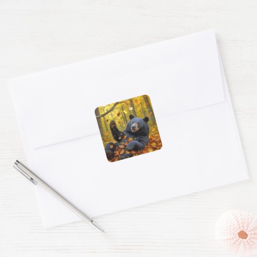 Black Bear In Autumn Leaves Vierkante Sticker (Envelop)